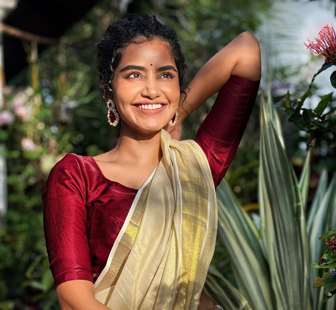Anupama Parameswaran Latest Photos in Saree